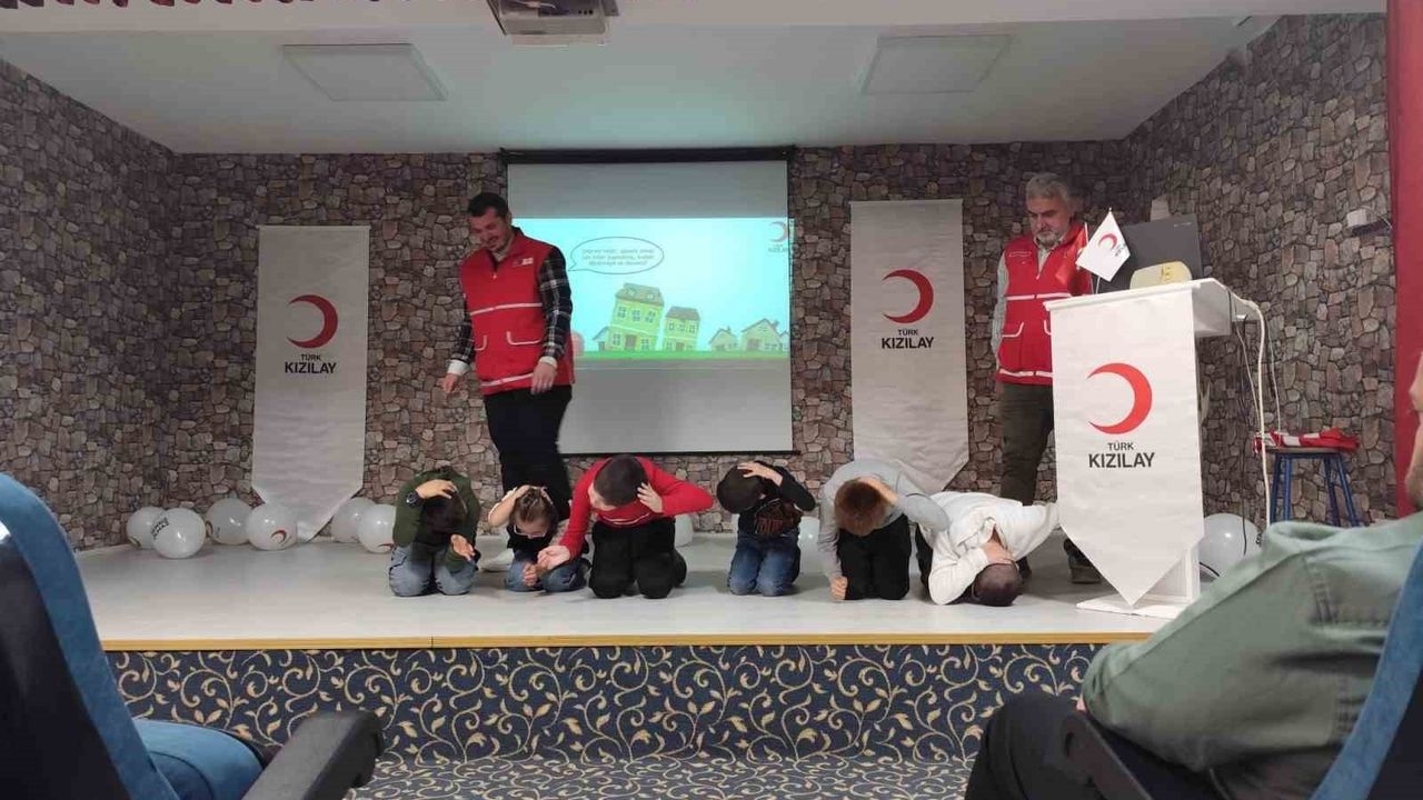 Tepebaşı Kızılay’dan Engelli Öğrencilere Afet Farkındalık Seminerleri