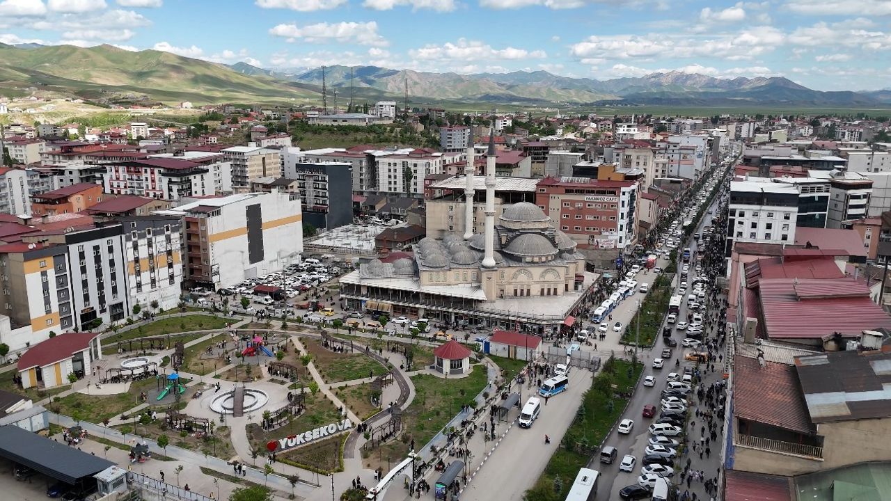 Terörsüz Türkiye Yüksekova'da Karşılık Buldu: Bahçeli'nin 22 Ekim Çağrısı Memnuniyet Yarattı