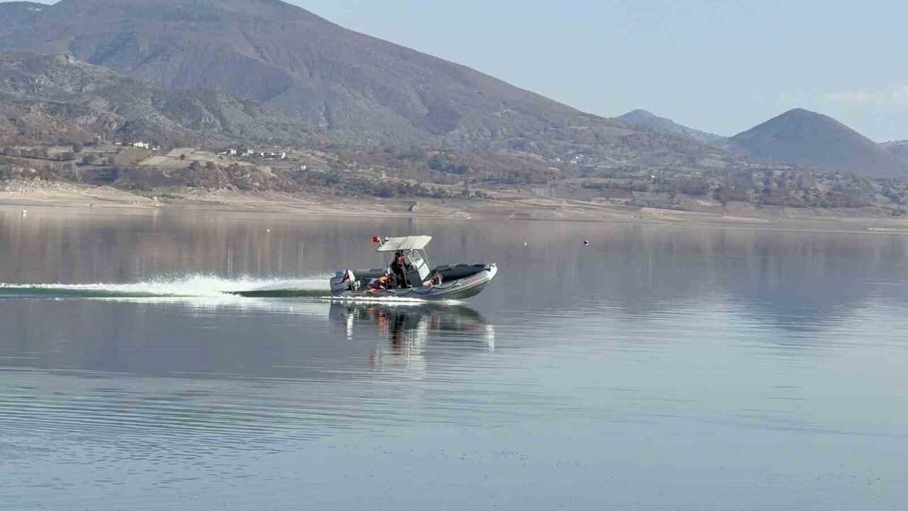 Tokat'ta Jandarma Bot Timi Almus Baraj Gölü'nde Huzuru Sağlıyor