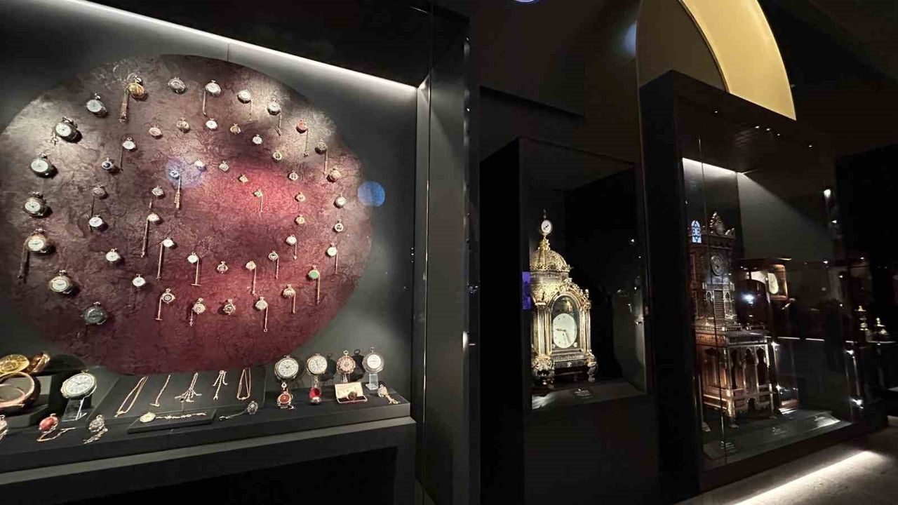 Topkapı Sarayı Saat Müzesi: 300’ü Aşkın Saat Koleksiyonu Ziyarete Açıldı