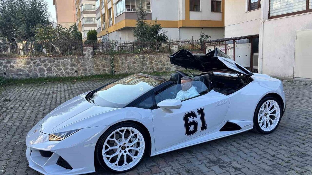 Trabzon'da Lamborghini Köy Yollarında İlgi Odağı O…