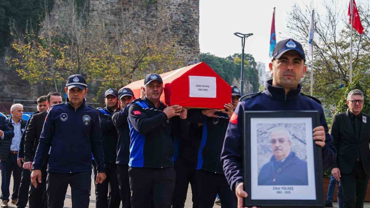 Trabzon'da Zabıta Memuru Zihni Yoldaş Kalp Krizi Sonrası Son Yolculuğuna Uğurlandı