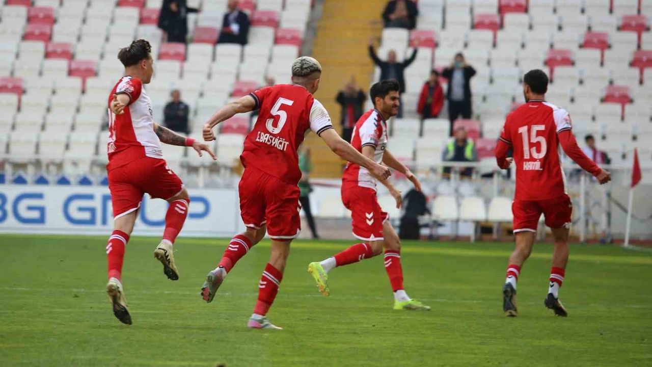 Trendyol 1. Lig: Özbelsan Sivasspor 3-2 Manisa FK