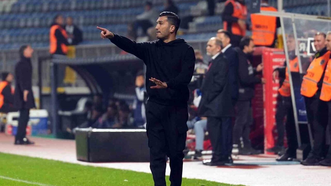 Trendyol Süper Lig 14. Hafta: RAMS Başakşehir, Kasımpaşa Önünde 2-0 (İlk Yarı)