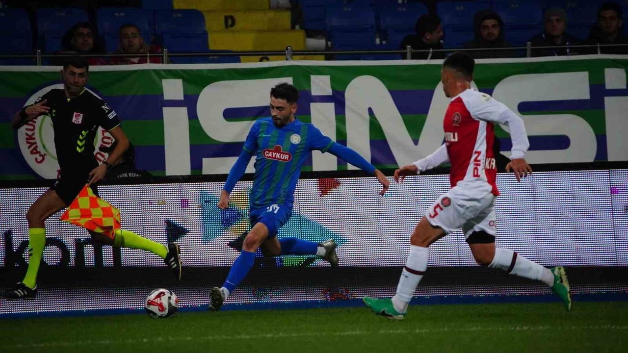 Trendyol Süper Lig: Çaykur Rizespor 0-0 Fatih Karagümrük (İlk Yarı)
