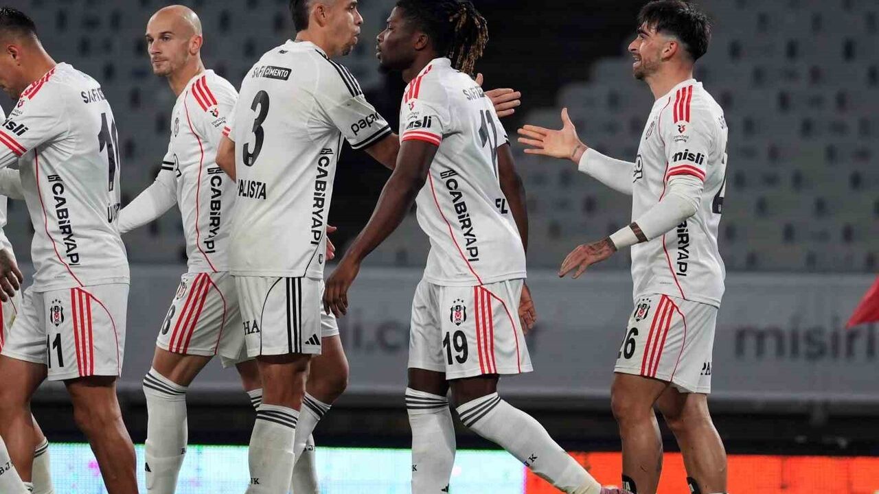 Trendyol Süper Lig: Fatih Karagümrük 0-1 Beşiktaş (İlk Yarı)