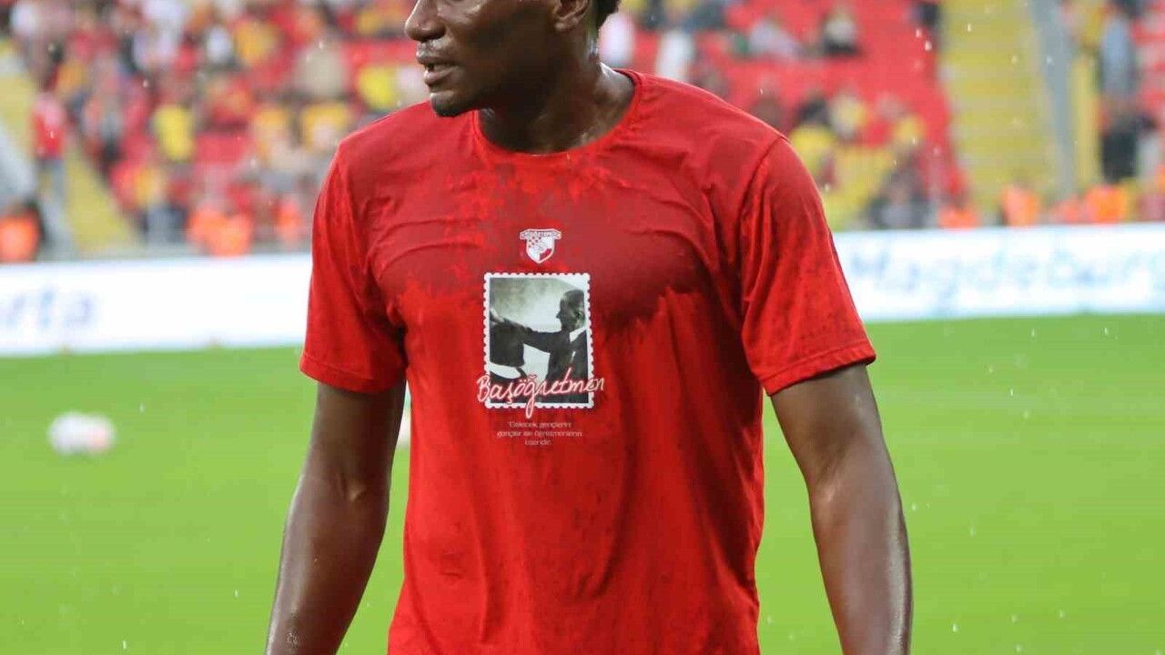 Trendyol Süper Lig: Göztepe 0 - Kocaelispor 0 — İlk Yarı Golsüz