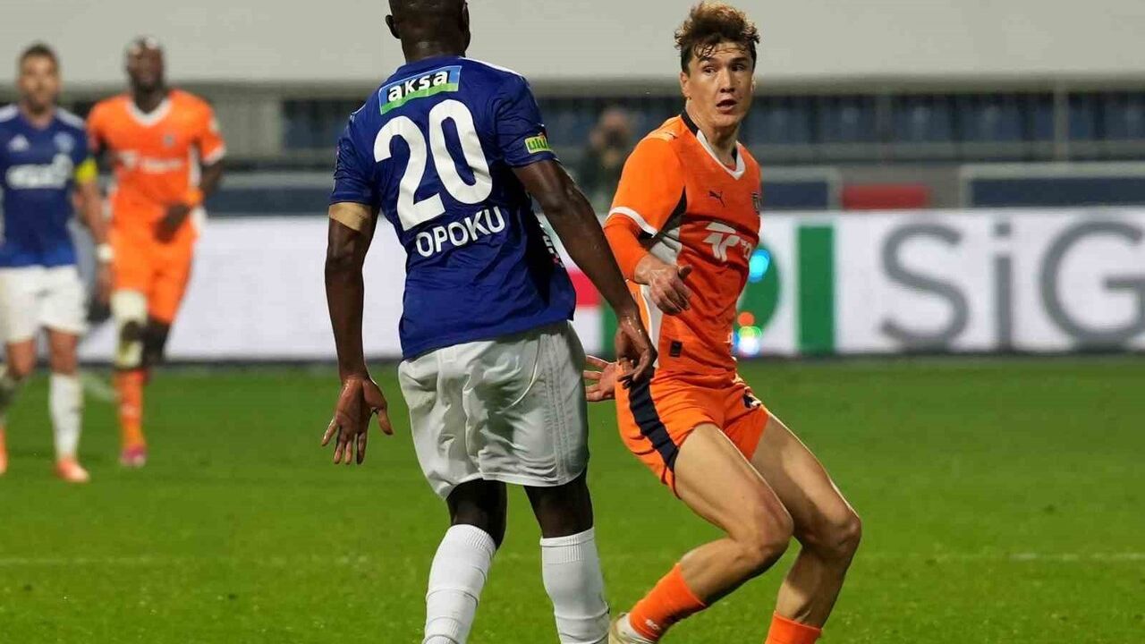 Trendyol Süper Lig: RAMS Başakşehir, Kasımpaşa'yı Deplasmanda 3-1 Yendi