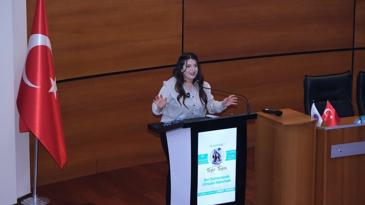 TÜGVA Erzurum'da 'Zor Zamanlarda Umudu Korumak' Söyleşisi