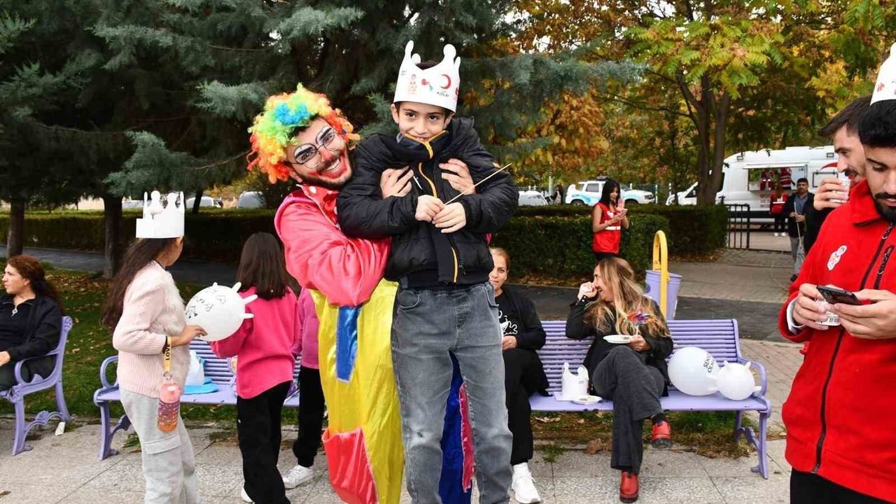 Tunceli'de 29 Ekim-4 Kasım Kızılay Haftası Yoğun Katılımla Kutlandı