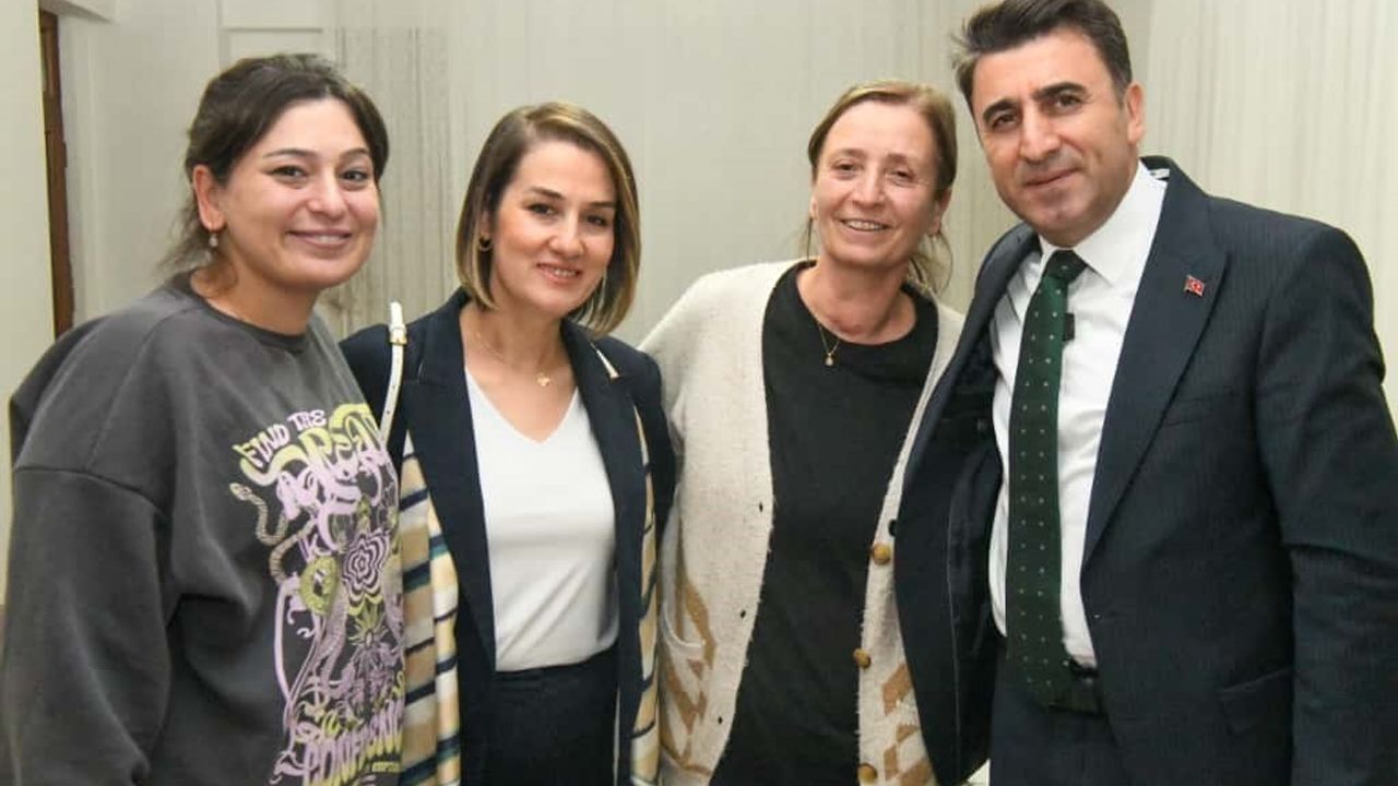 Tunceli'de Sosyal Medya Çay Daveti Karşılık Buldu: Vali Şefik Aygöl Kapıda