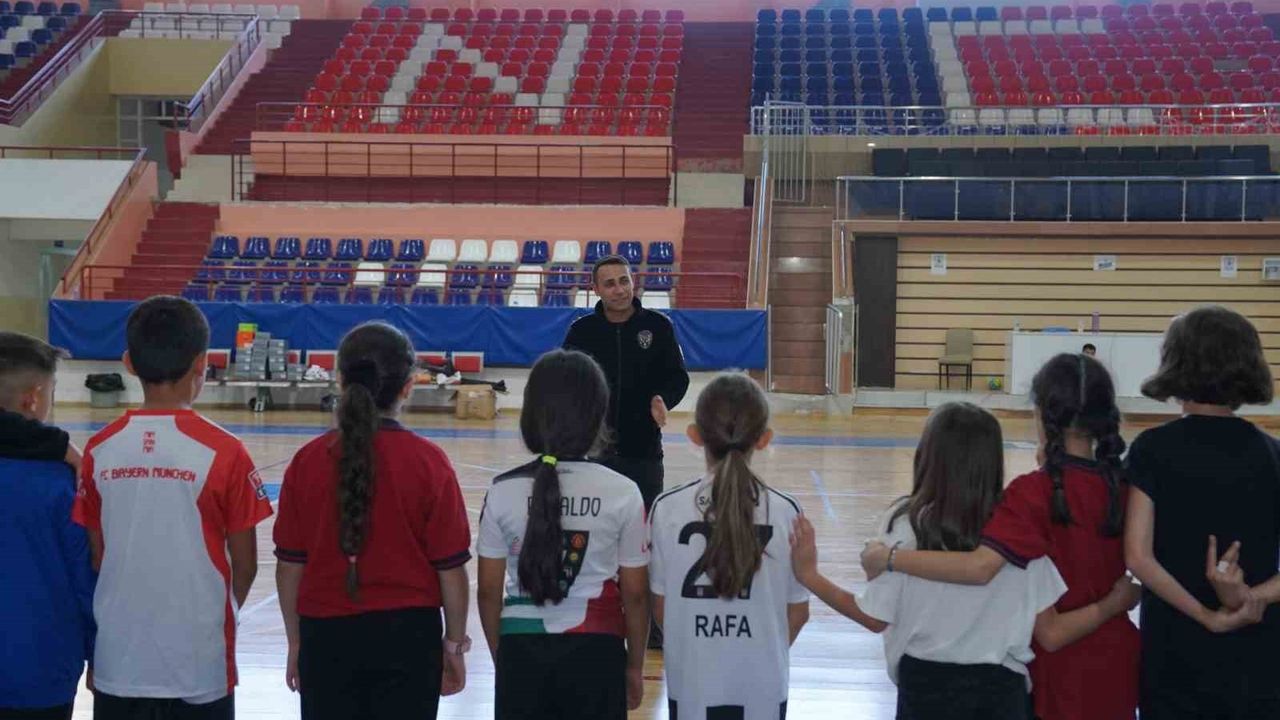 Tunceli Emniyeti'nden 5 Dalda Kurs ve Öğrenci Pikniği