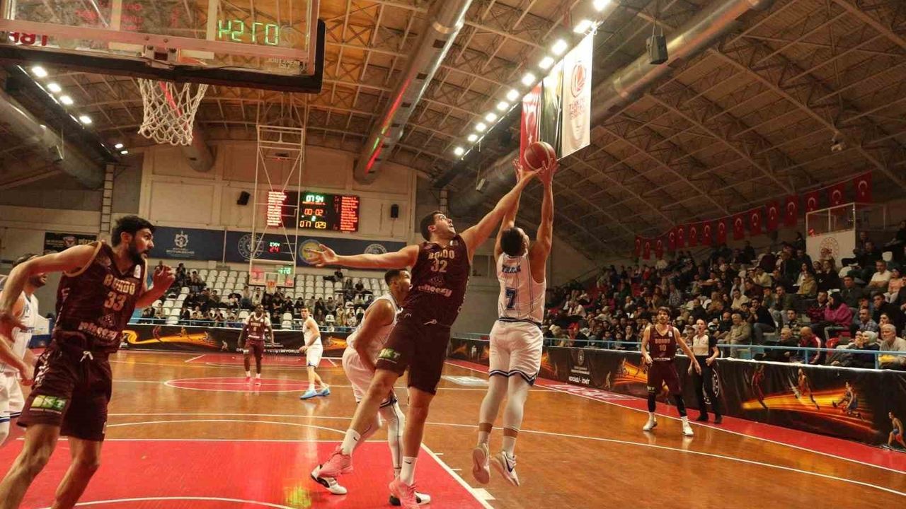 Türkiye Basketbol Ligi: Bandırma Bordo, Kocaeli'yi 82-61 Yendi