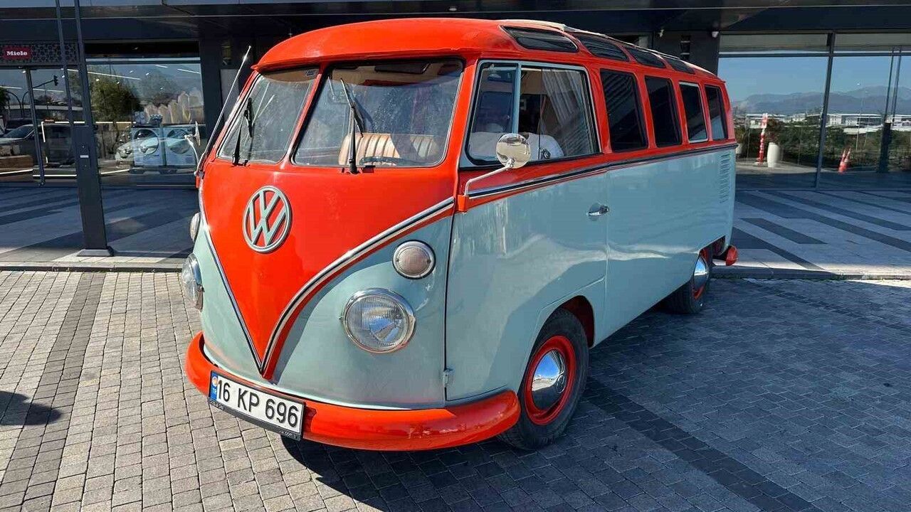 Türkiye’de Tek: 1966 Model 21 Camlı Volkswagen Samba 40 Yıldır Tuncay Sönmez’in