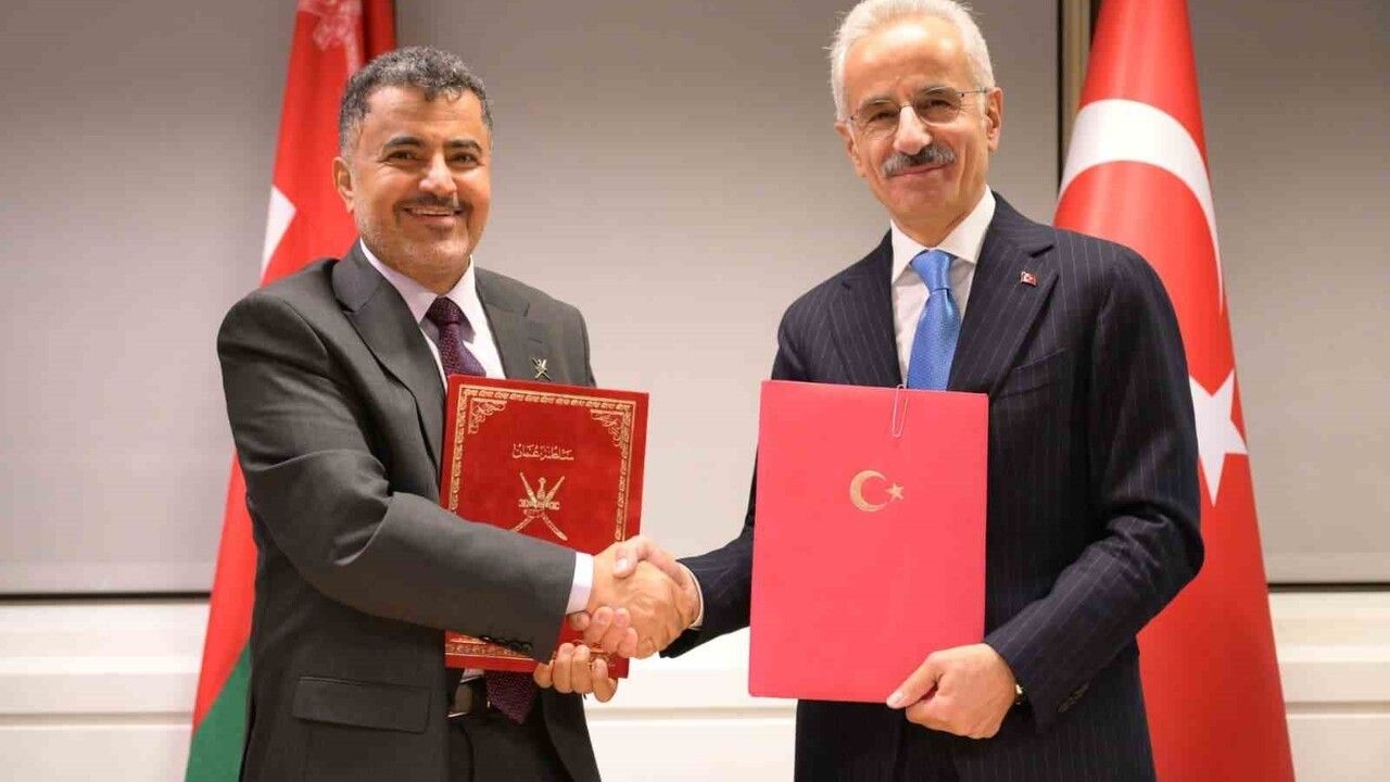 Türkiye ile Umman'dan Denizcilik ve Ulaştırma İş Birliği: 2 Yeni Anlaşma Londra'da