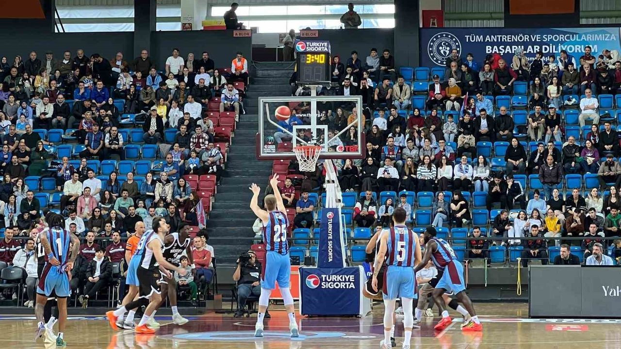 Türkiye Sigorta Basketbol Ligi: Beşiktaş Gain 98-84 ile Trabzonspor'u Yendi