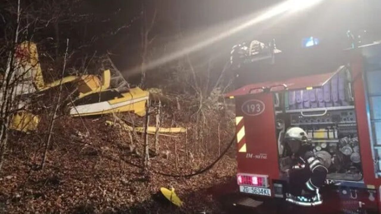 Türkiye'ye Ait Yangın Söndürme Uçağı Senj Yakınlarında Düştü — Pilot Hayatını Kaybetti