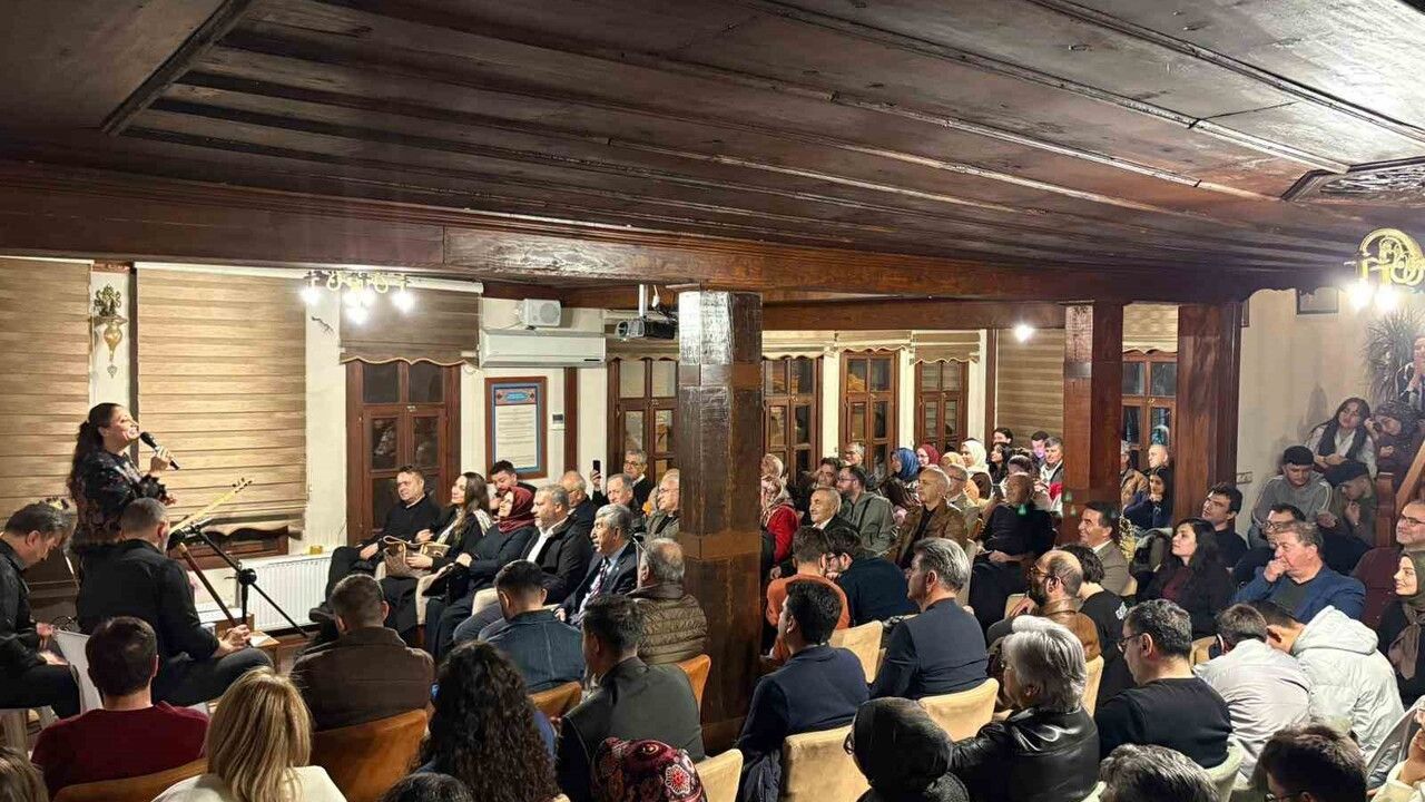 Türkülerle Eskişehir: Anadolu Üniversitesi'nden Eskişehir Türk Ocağı'nda Konser