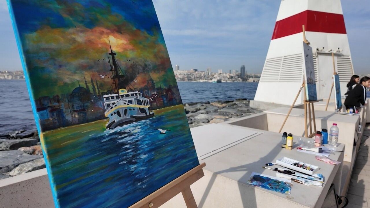 Tuval İstanbul: Öğretmenler Kız Kulesi’nden İstanbul’u Tuvale Yansıttı