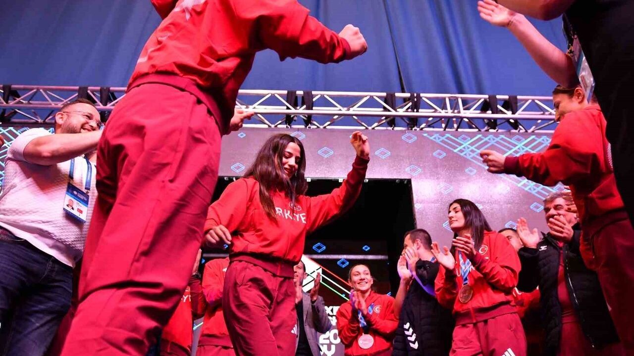 U23 Avrupa Boks Şampiyonası: Türkiye 9 Madalya ile Tarihi Zafer