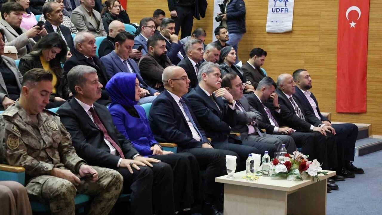 UDER'den Ağrı'da Dünya Çocuk Hakları Günü Konferansı