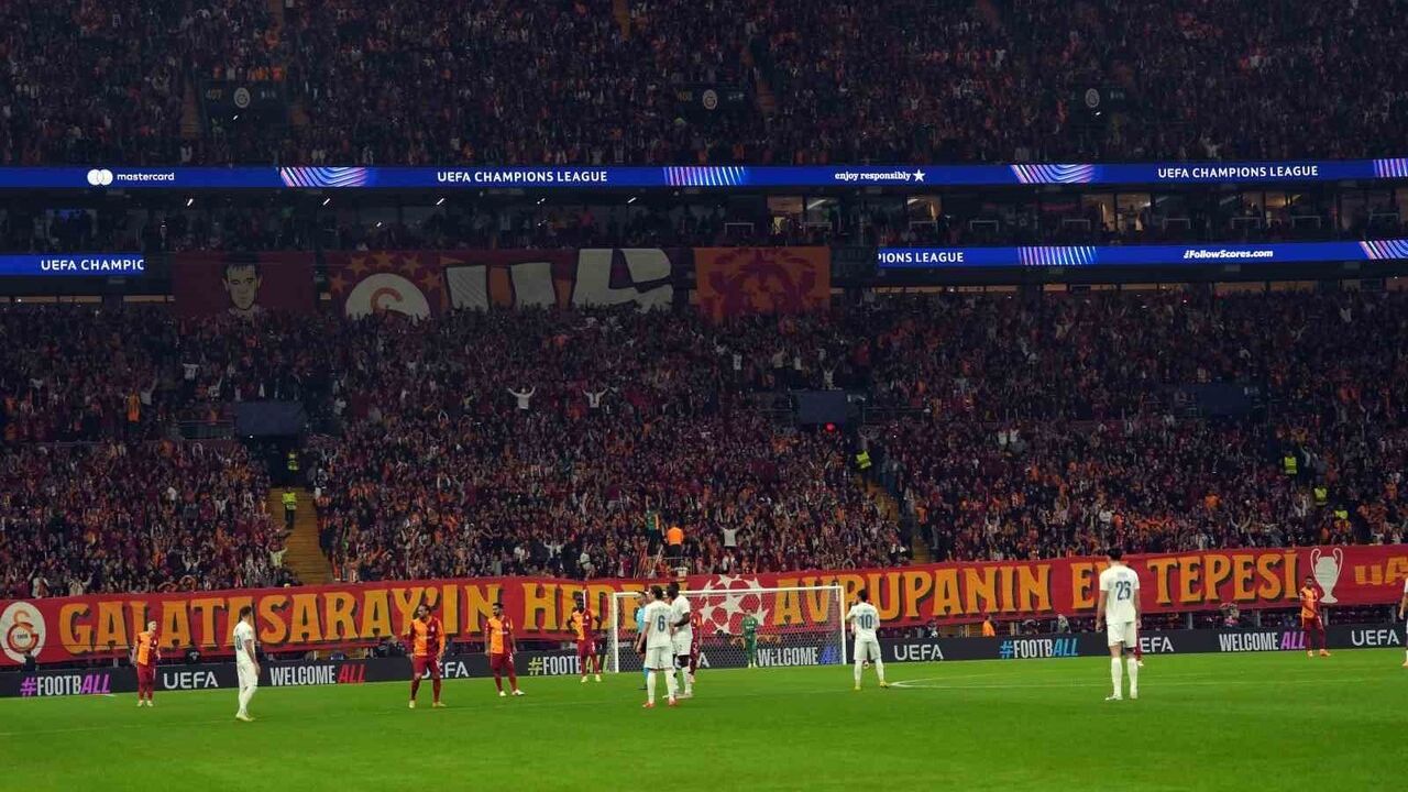 UEFA Şampiyonlar Ligi: Galatasaray 0-0 Union Saint-Gilloise (15')