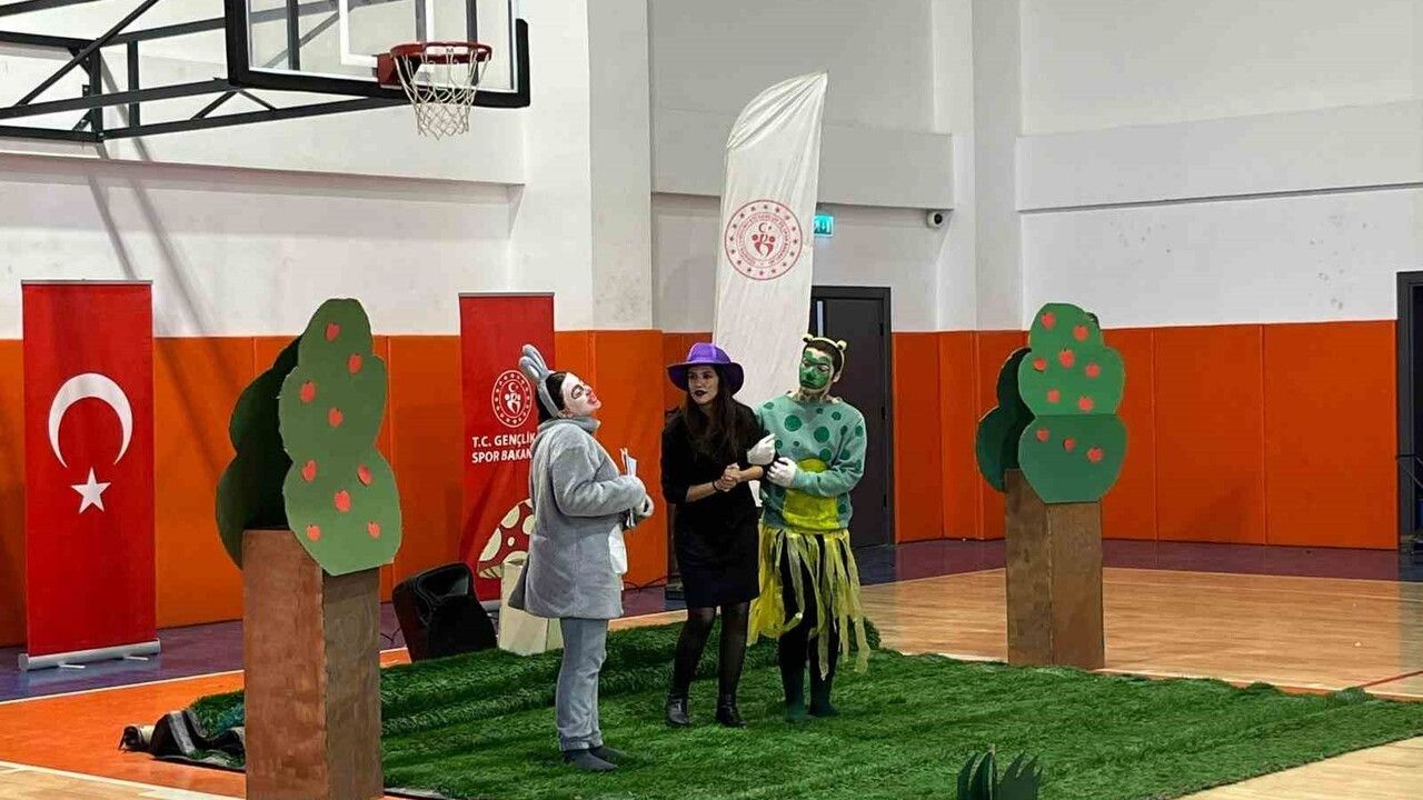 Ula Anaokulu'nda 'Kayıp Masallar Kitabı' ile Renkli Çocuk Tiyatrosu