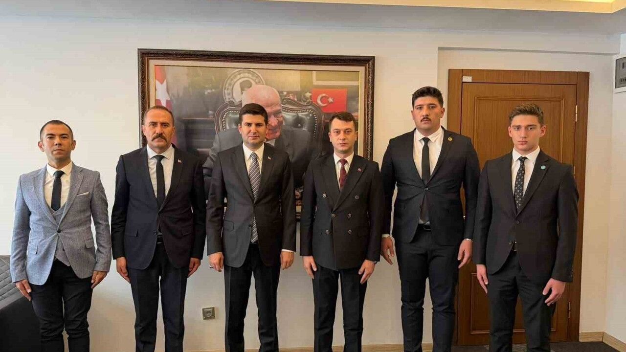 Ülkü Ocakları Kütahya Başkanı İlker Bükni Ankara'da: Bahçeli ve Ahmet Yiğit Yıldırım'ı Ziyaret Etti