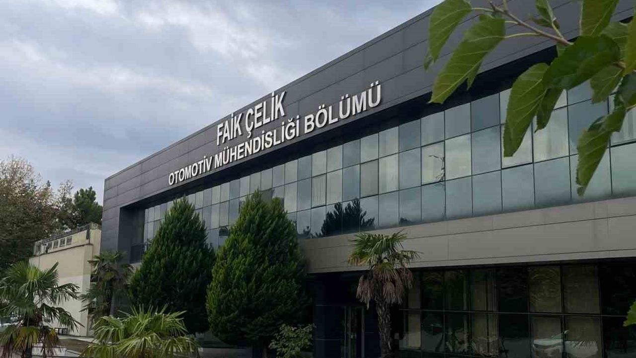 Uludağ Üniversitesi OTTOSEM'de İlk Elektrikli Formula Aracını UR-06E ile Tanıtacak
