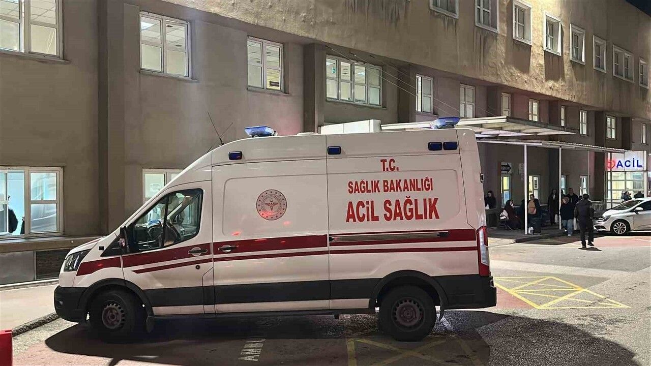 Ümraniye'de Lokum Tüketimi Sonrası 40 Öğrenci Hastanelik Oldu