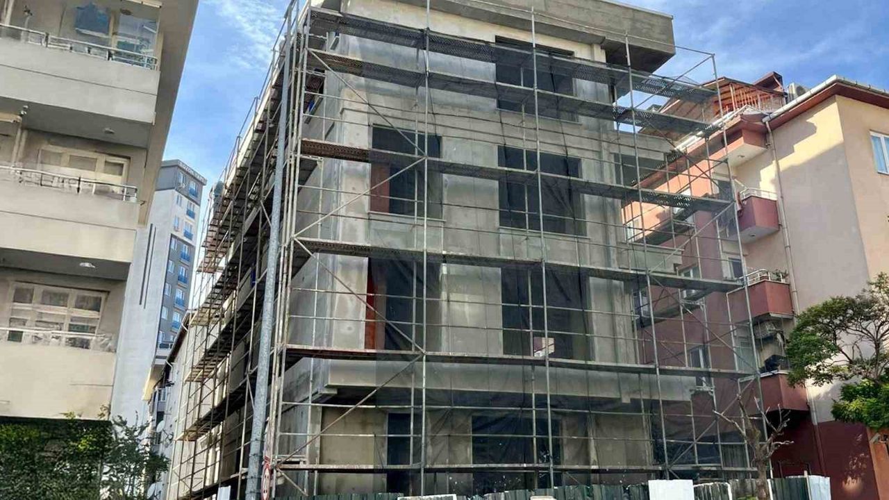 Ümraniye'de 'Yarısı Bizden' ile Kentsel Dönüşüm Hız Kesmeden Sürüyor