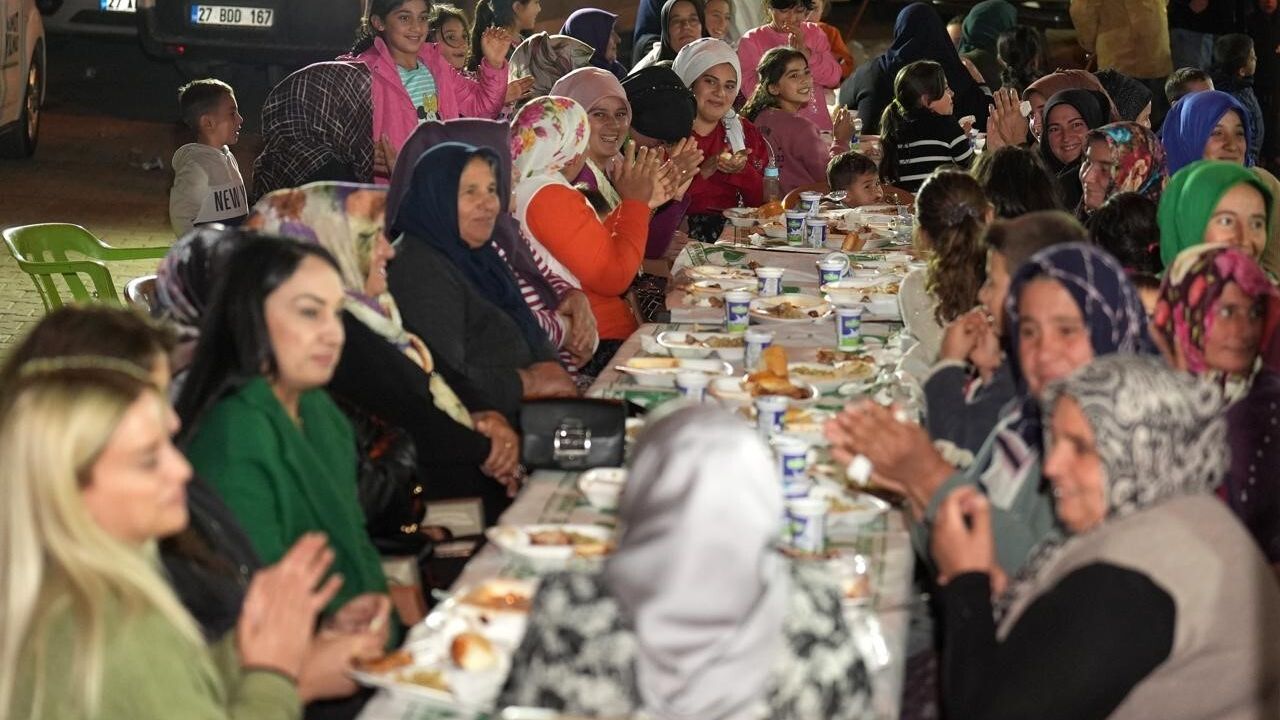 Umut Yılmaz’a Kozluyazı’da Miting Gibi Karşılama