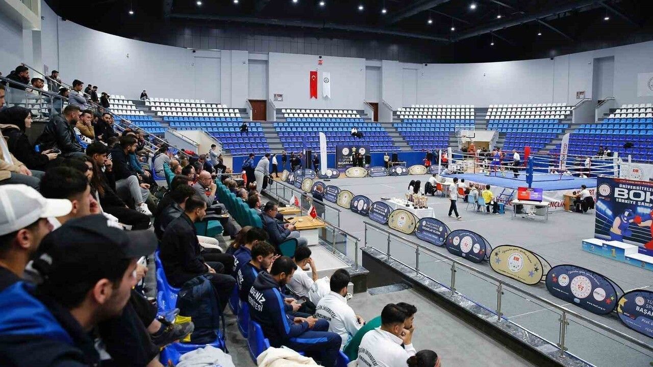 Üniversiteler Arası Boks Şampiyonası Sona Erdi — Bayburt Üniversitesi Erkeklerde Şampiyon