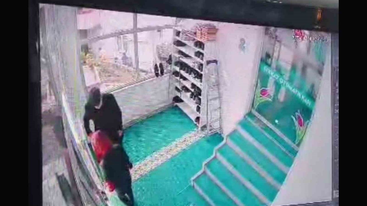 Ünye'de Cuma Namazında Kalp Krizi: O Anlar Kamerada