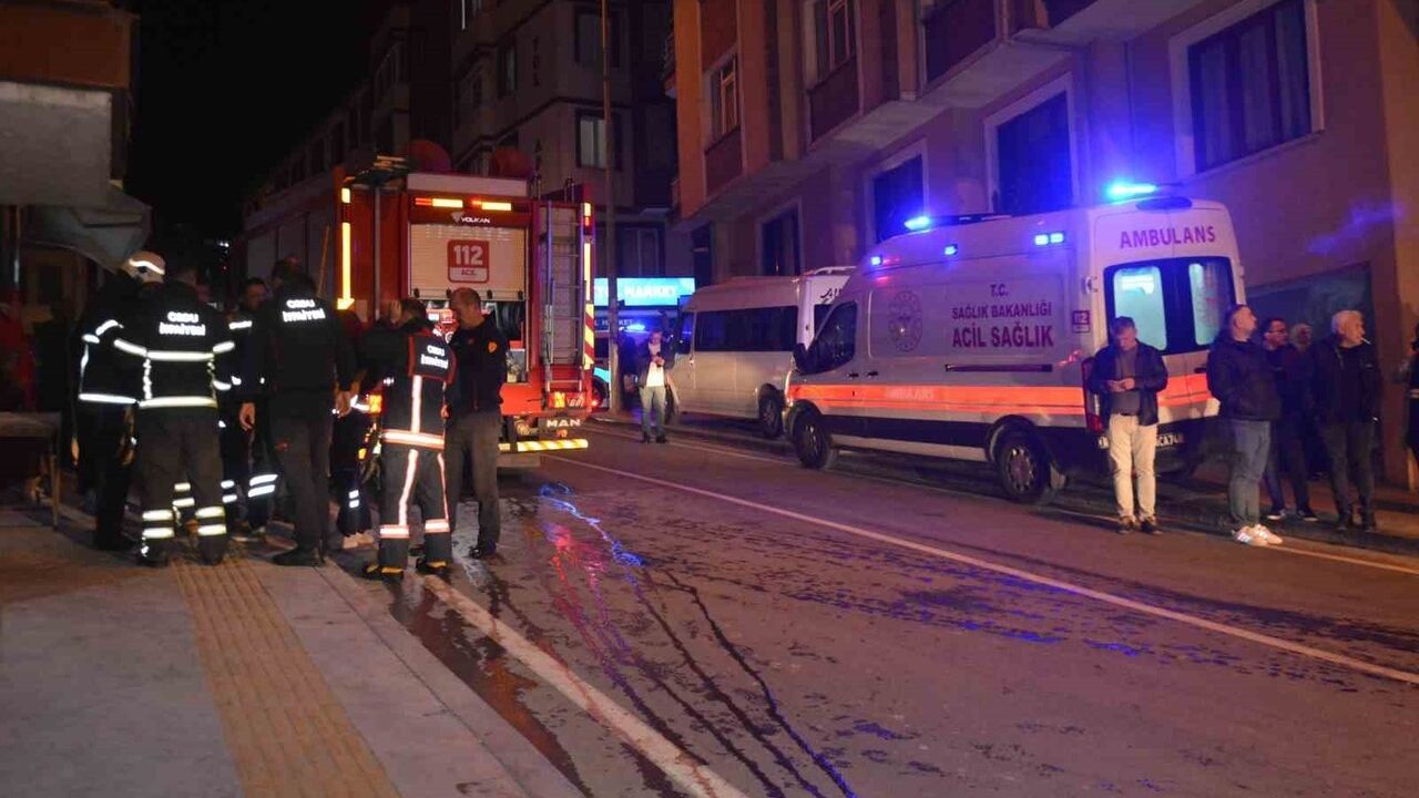 Ünye'de Soba Yangını: Anne ve Oğlu Yaralandı