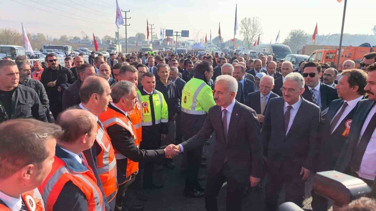 Uraloğlu: 2026'da Bursa'ya Yüksek Hızlı Trenle Gideceğiz — İnegöl Kavşağı Hizmete Açıldı