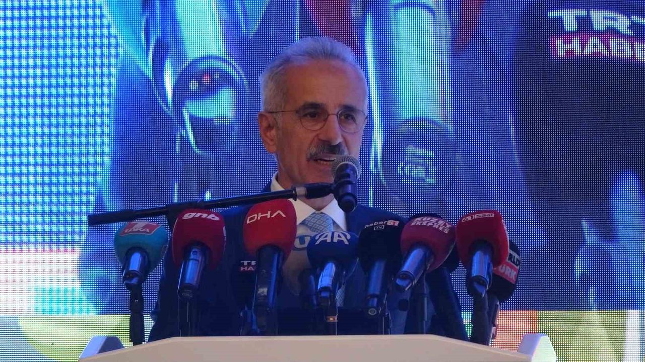 Uraloğlu: Trabzon’a Sürdürülebilir Ulaşım ve 10 Milyon Yolcu Kapasiteli Yeni Havalimanı