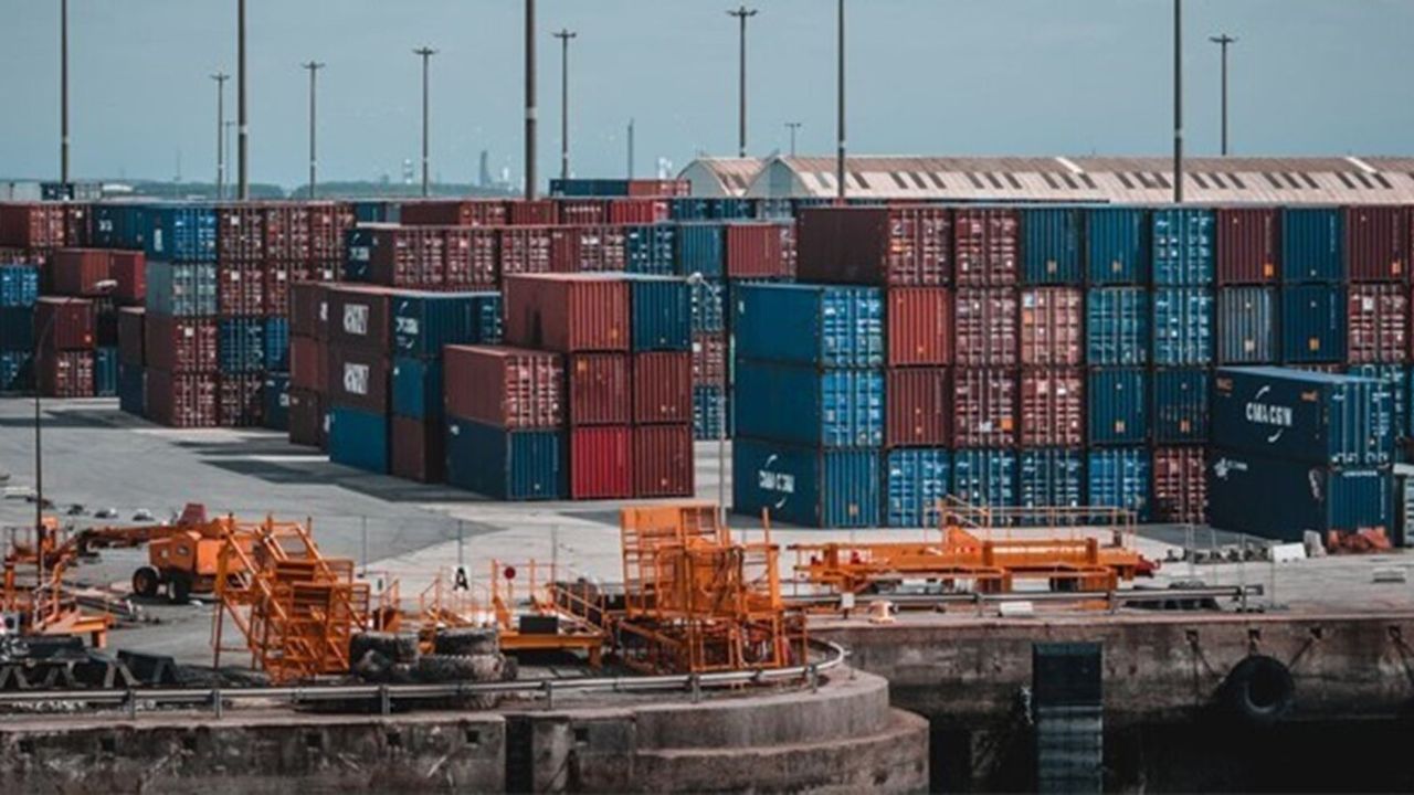 Uşak’ta Ekim 2025: İthalat %13,38, İhracat %12,34 Arttı