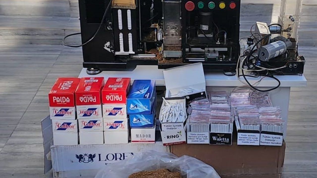 Uşak'ta Kaçak Makaron ve Tütün Operasyonu: Binlerce Ürün Ele Geçirildi
