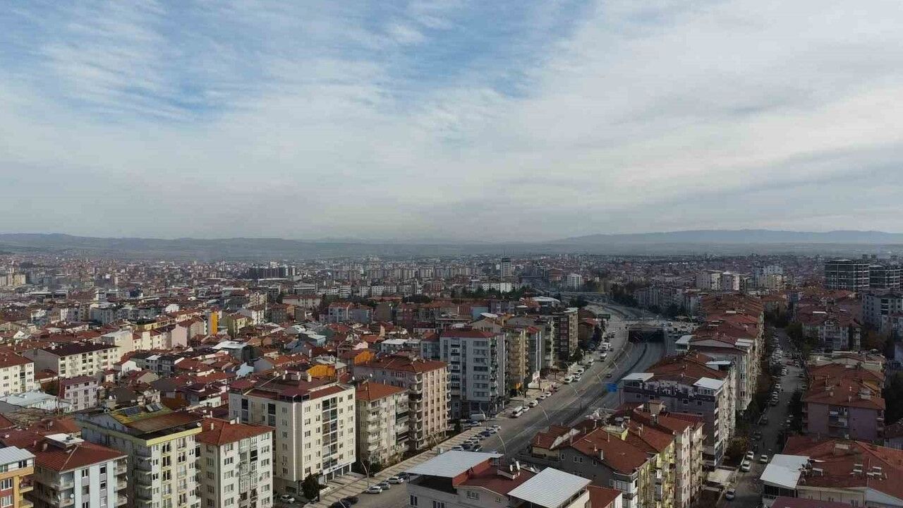 Uşak'ta Konut Satışları Azaldı: Ekim 2025'te 704 Konut
