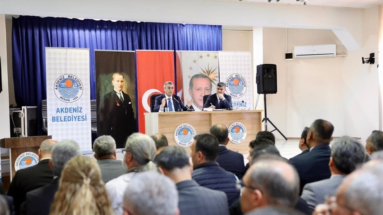 Vali Atilla Toros Akdeniz'de Muhtarların Taleplerini Dinledi