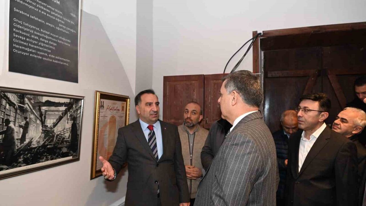 Vali Çiftçi, Dil ve Edebiyat Konağı ile Edebiyat Sokağı'nı İnceledi