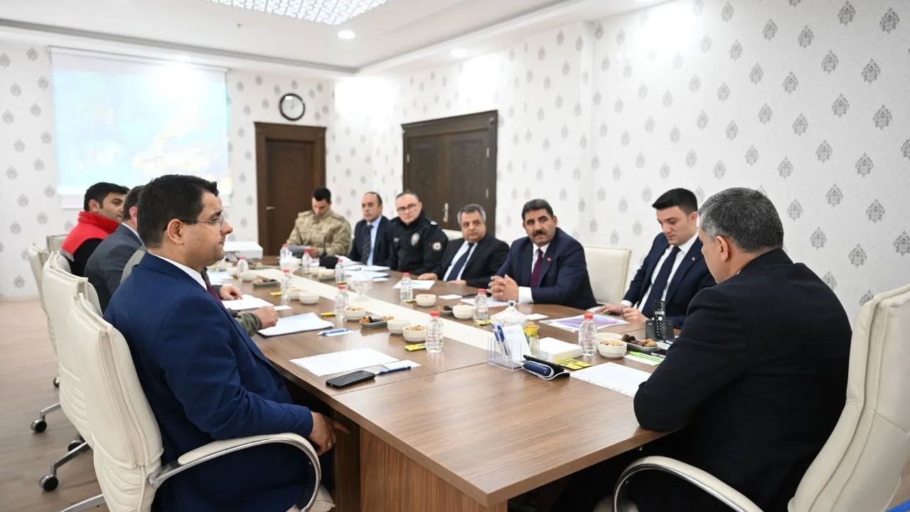 Vali Çiftçi Horasan’da: Yeni Hayvan Bakımevi ve Doğal Yaşam Alanı İncelemesi