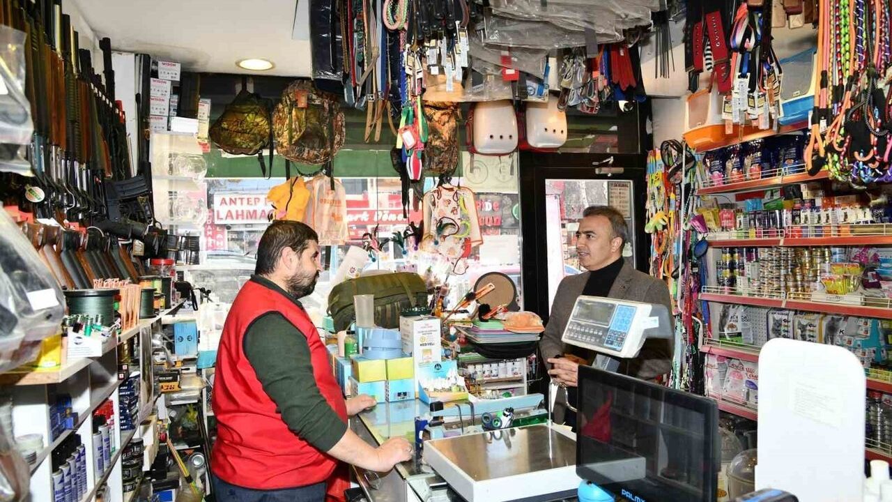 Vali Hayrettin Çiçek'ten Kongre Caddesi'nde Esnaf Ziyareti