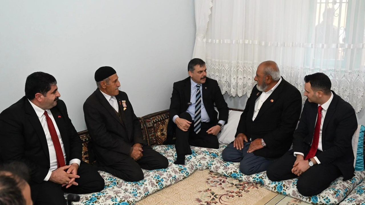 Vali Mustafa Çiftçi Köprüköy'de İncelemelerde Bulundu