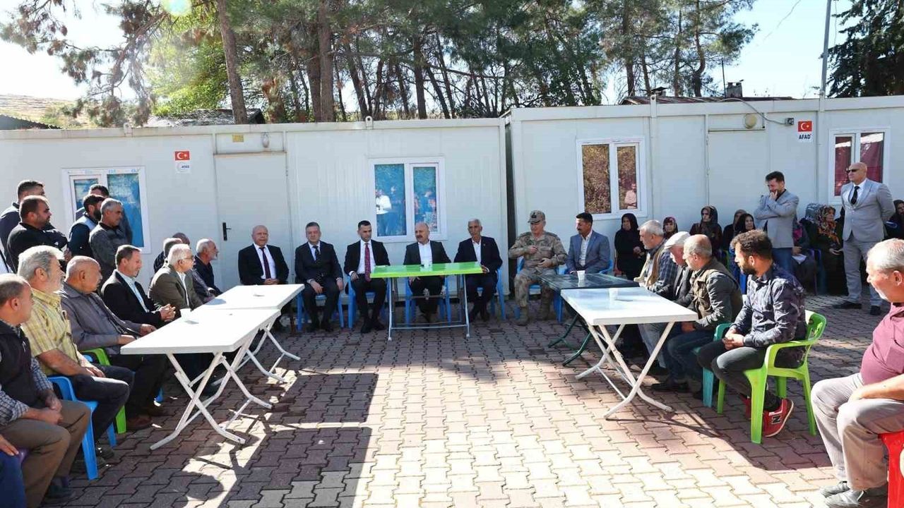 Vali Varol Örenli Mahallesi'nde Vatandaşlarla Buluştu