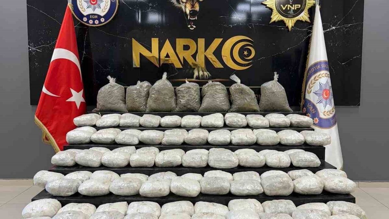 Van Başkale'de 134 kilo 460 gram uyuşturucu ele geçirildi