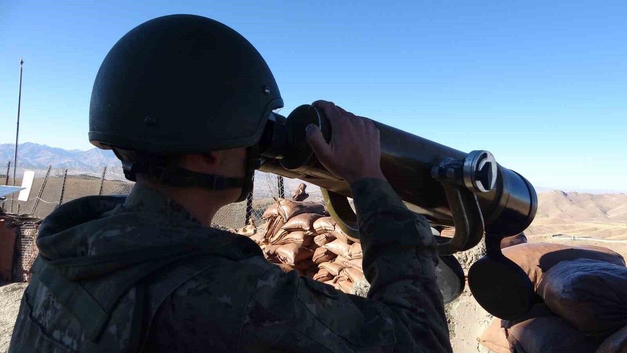 Van Başkale'de 142,5 km'lik Türkiye-İran sınır duvarı tamamlanıyor