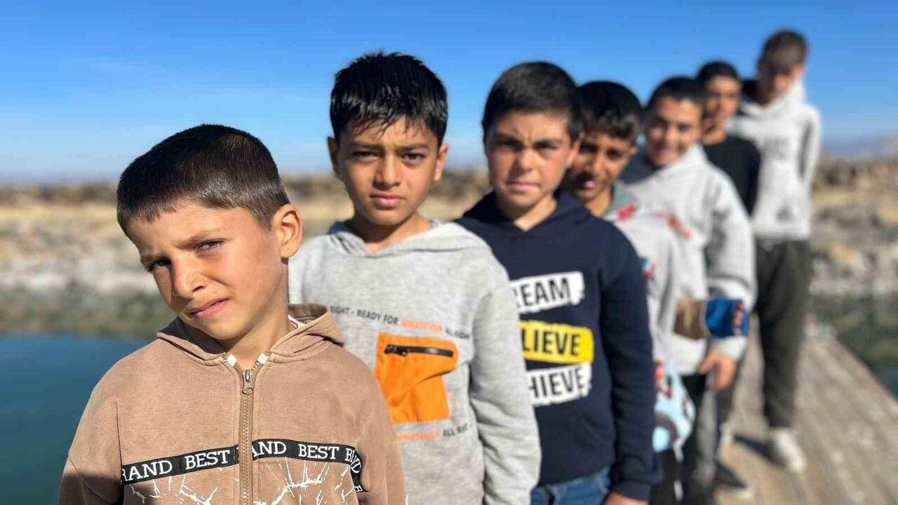 Van Gölü'nde Yazın Sararan Saçlar Kışın Doğal Rengine Dönüyor