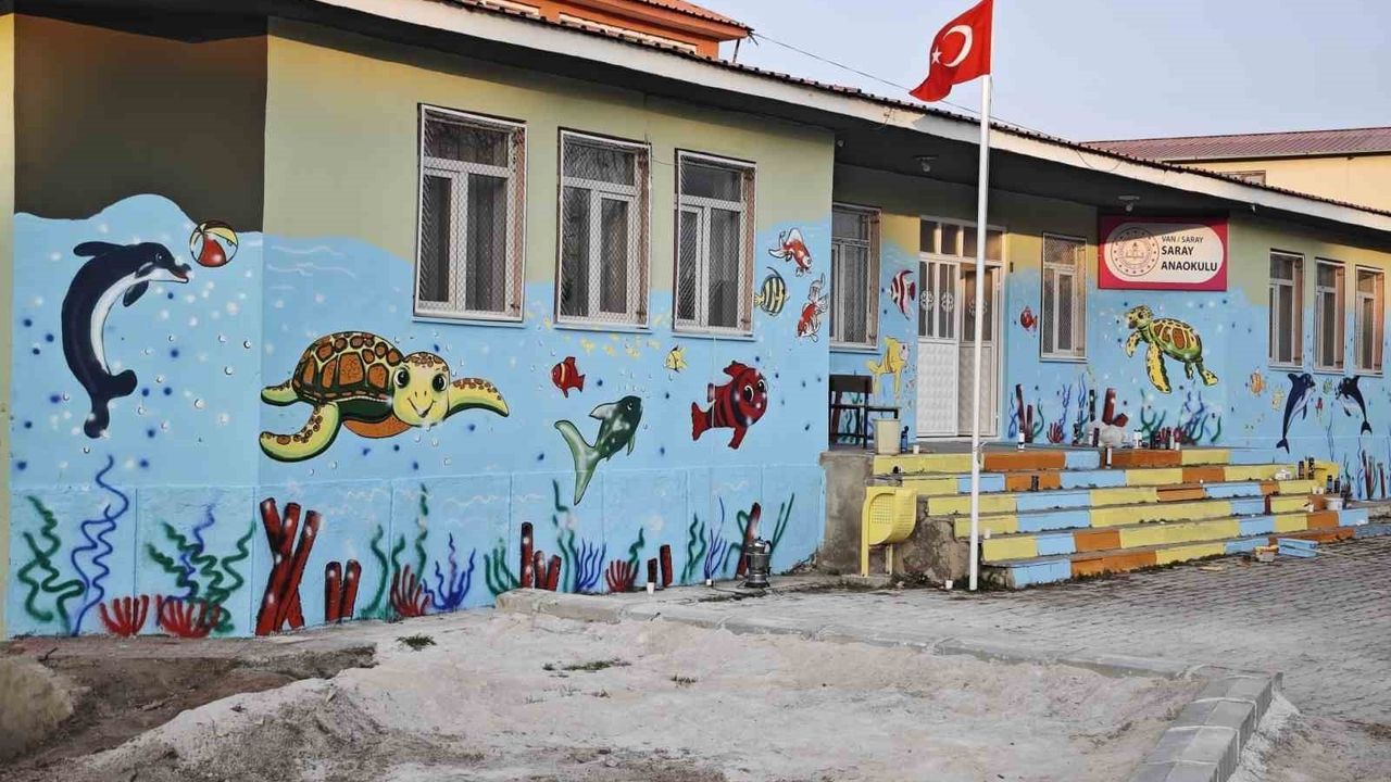 Van Güzel Sanatlar Lisesi'nden Saray Anaokuluna Renkli ve Eğitici Dokunuş
